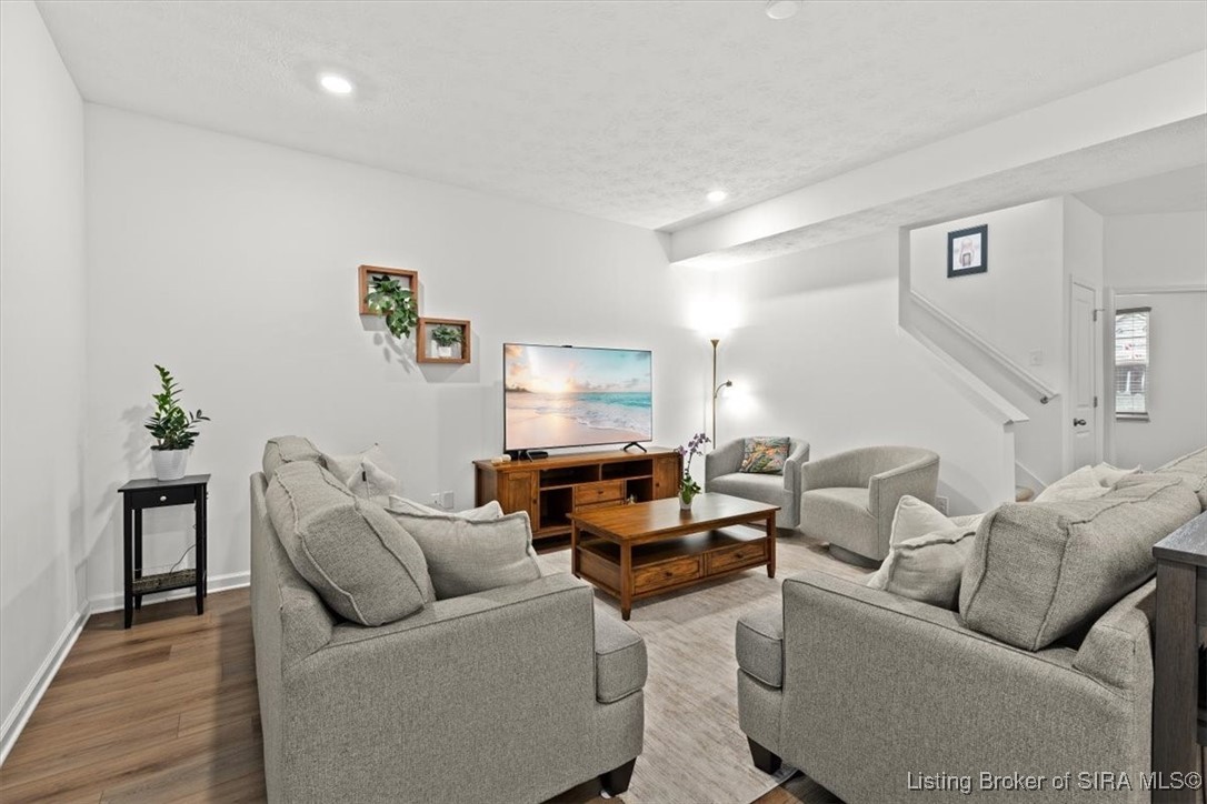 8007 Schrieber Road Floyds Knobs, IN 47119 - Photo 9 of 34