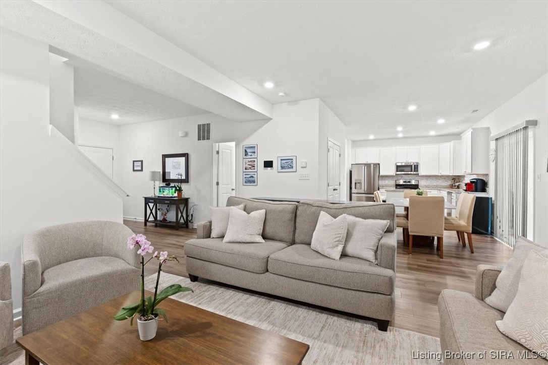 8007 Schrieber Road Floyds Knobs, IN 47119 - Photo 10 of 34