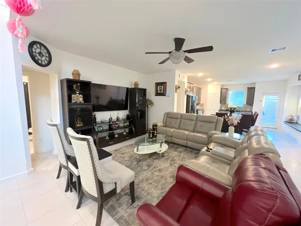 $2,800 | 5147 Klein Orchard Drive, Houston, TX 77066