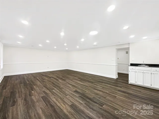 $542,000 | 323 Glen Eagles Road East, Statesville, NC 28625