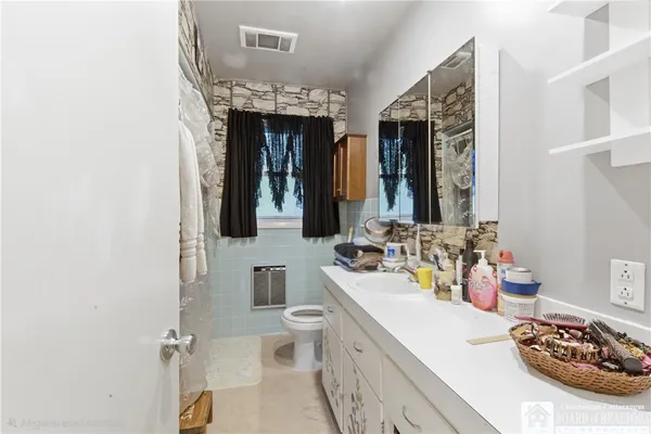 $250,000 | 79 Little Gilbert Lane, Bradford, PA 16701