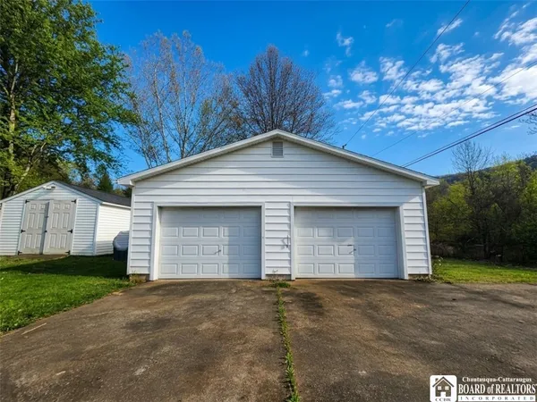 $250,000 | 79 Little Gilbert Lane, Bradford, PA 16701