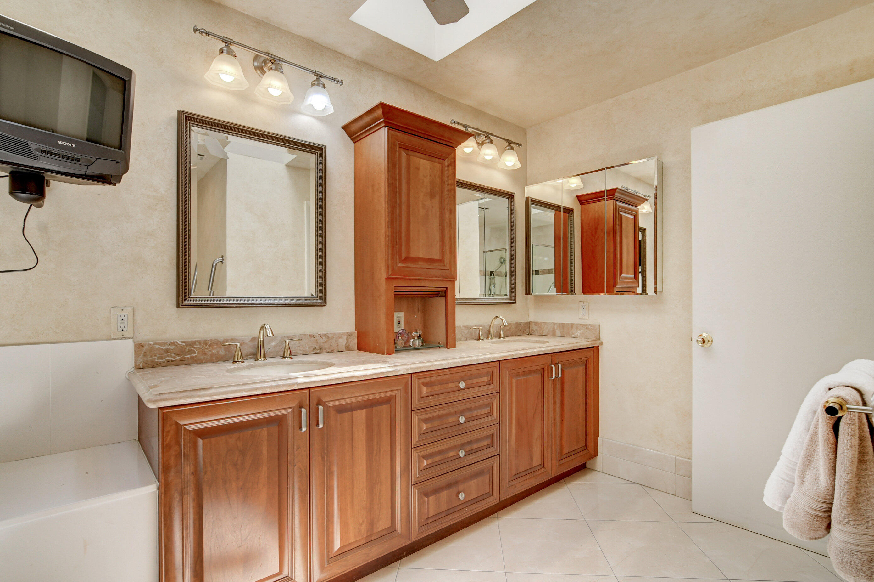 11132 Cloverleaf Circle Boca Raton, FL 33428 - Photo 23 of 65 45_dsc_4566_67_68_69_70