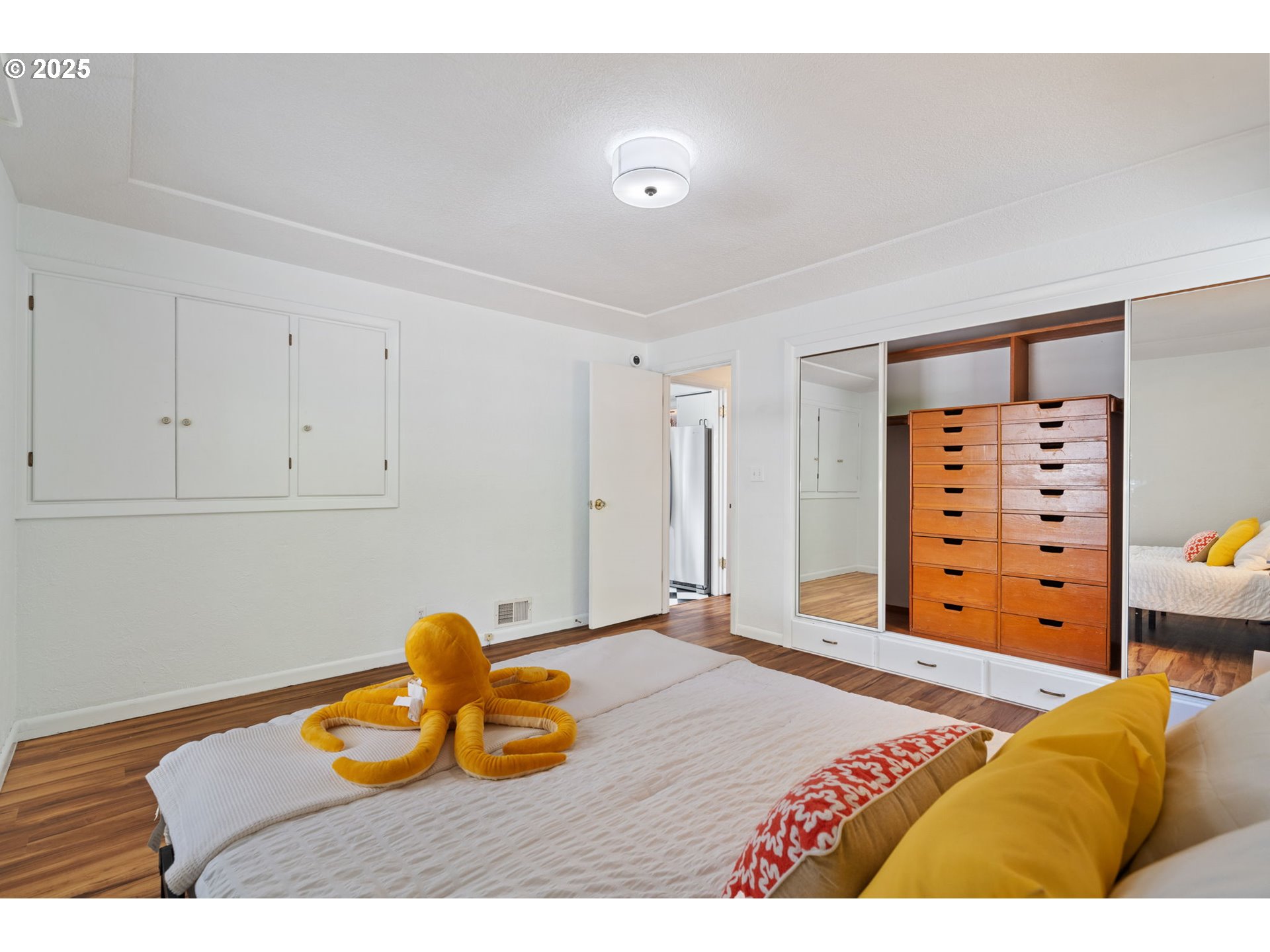 402 Skelton Road Stevenson, WA 98648 - Photo 23 of 48 a bedroom with a bed and teddy bear on bed