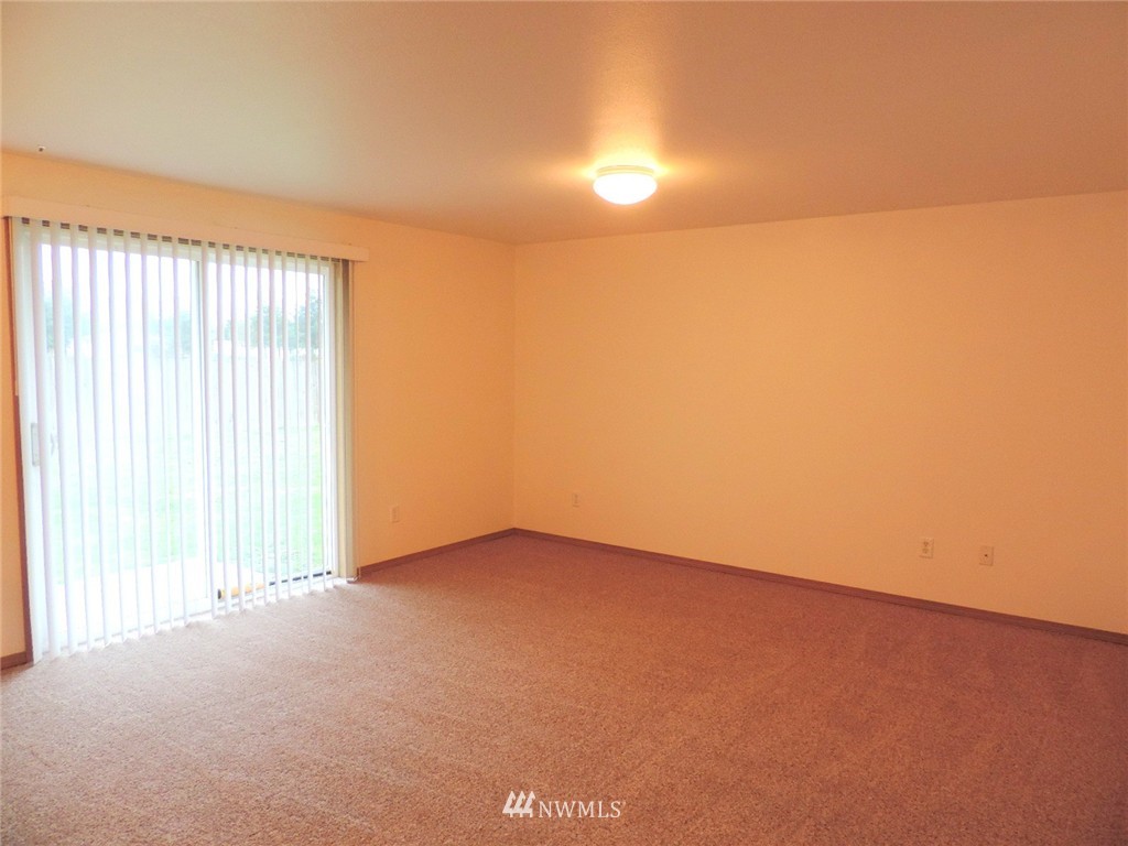 9848 180th Way Southwest Rochester, WA 98579 - Photo 6 of 16