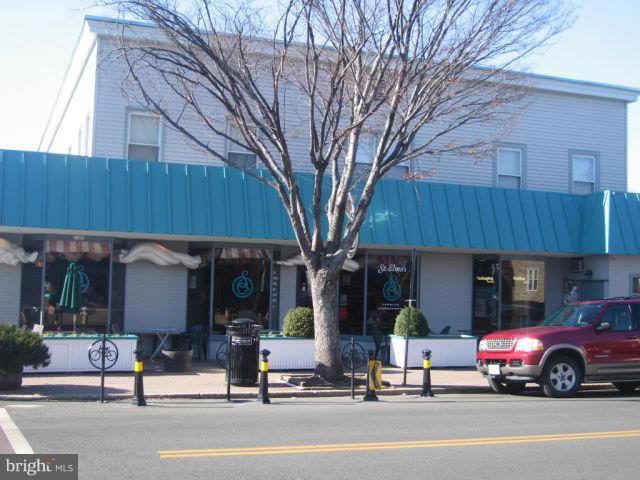 3000 Russell Road Alexandria, VA 22305 - Photo 17 of 21 St. Elmo's Coffee Shop in Del Ray