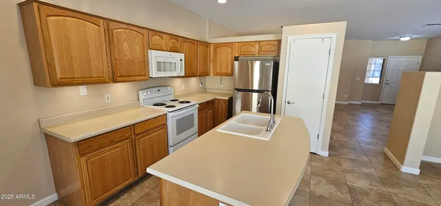 $1,750 | 28057 North Quartz Drive, San Tan Valley, AZ 85143
