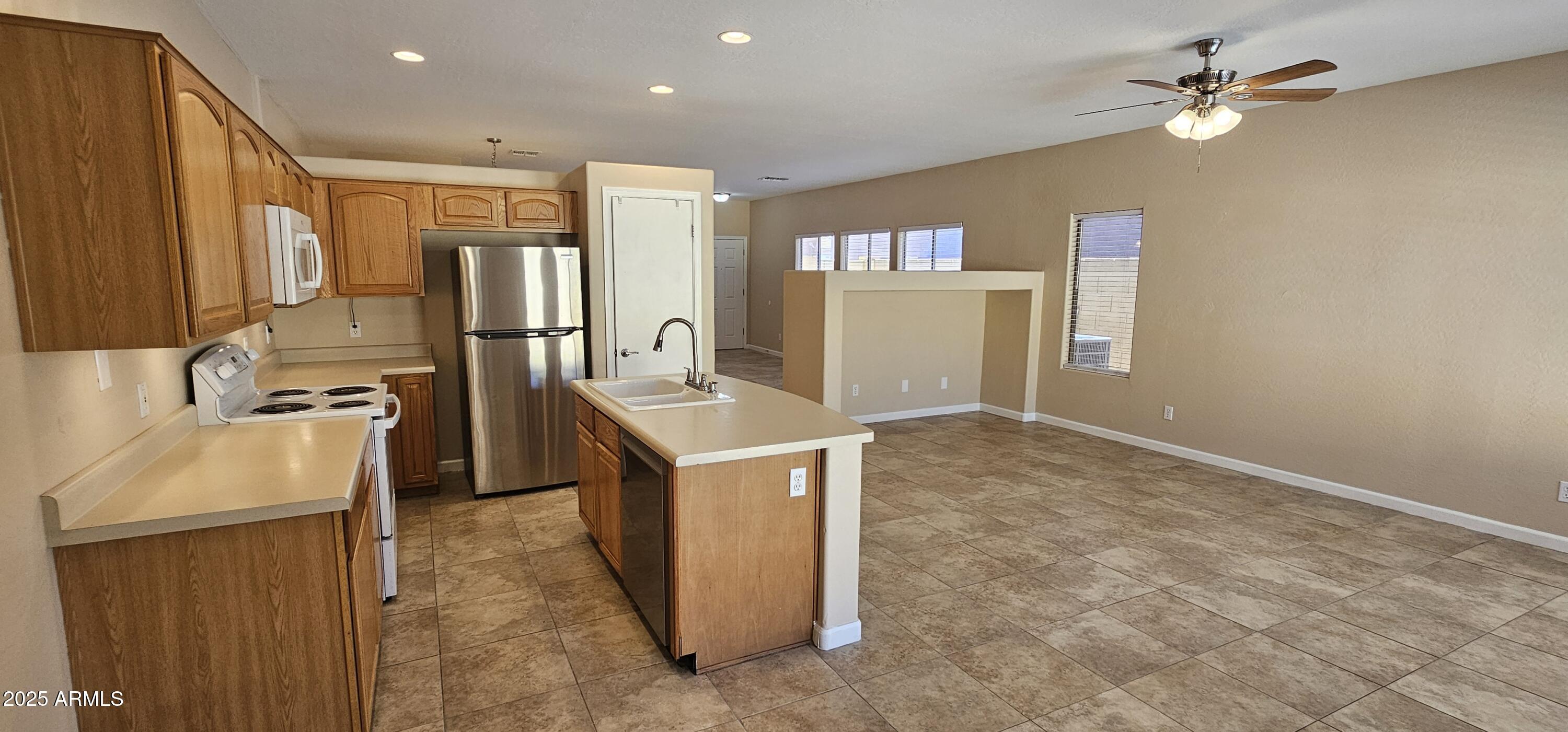 28057 North Quartz Drive San Tan Valley, AZ 85143 - Photo 15 of 24 20250725_135640