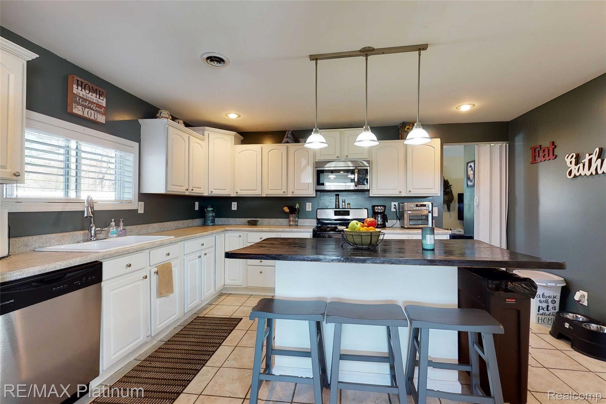 857 East Olson Road Midland, MI 48640 - Photo 19 of 52 857-E-Olson-Rd-12 Kitchen.jpg