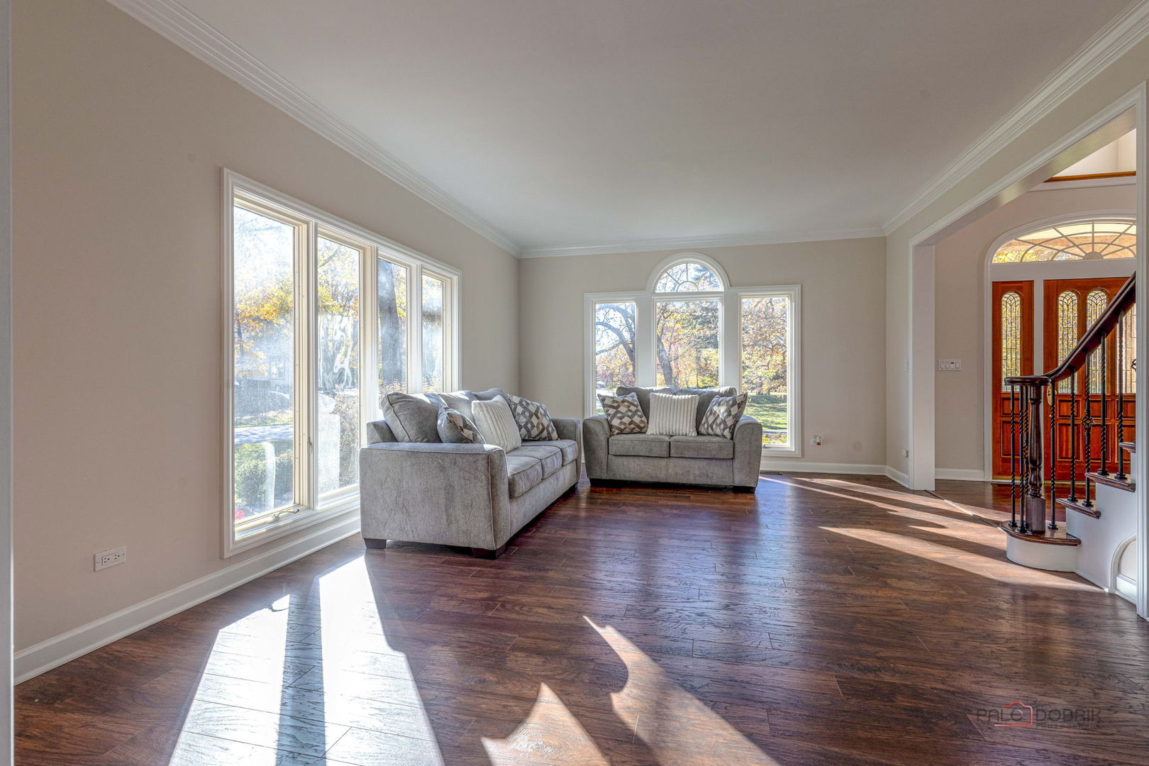 12 Riderwood Road North Barrington, IL 60010 - Photo 5 of 44 a living room with furniture and a window