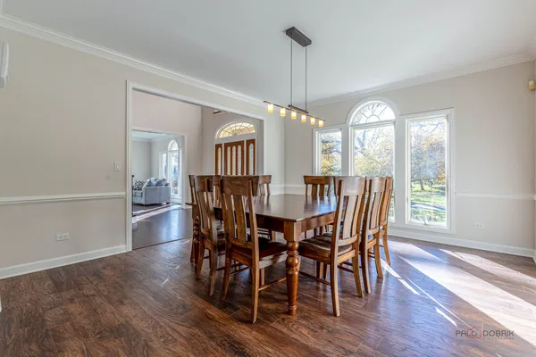 $1,089,000 | 12 Riderwood Road, North Barrington, IL 60010