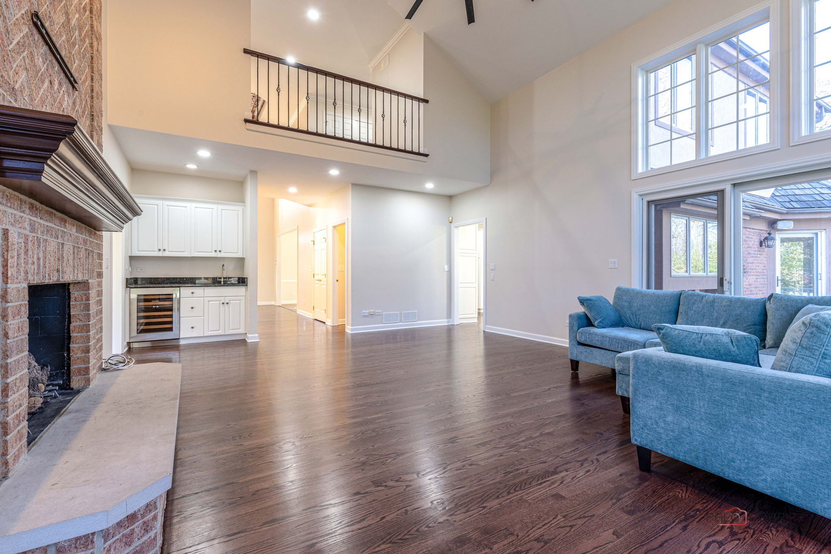 12 Riderwood Road North Barrington, IL 60010 - Photo 10 of 44 a living room with furniture or kitchen and a wooden floor