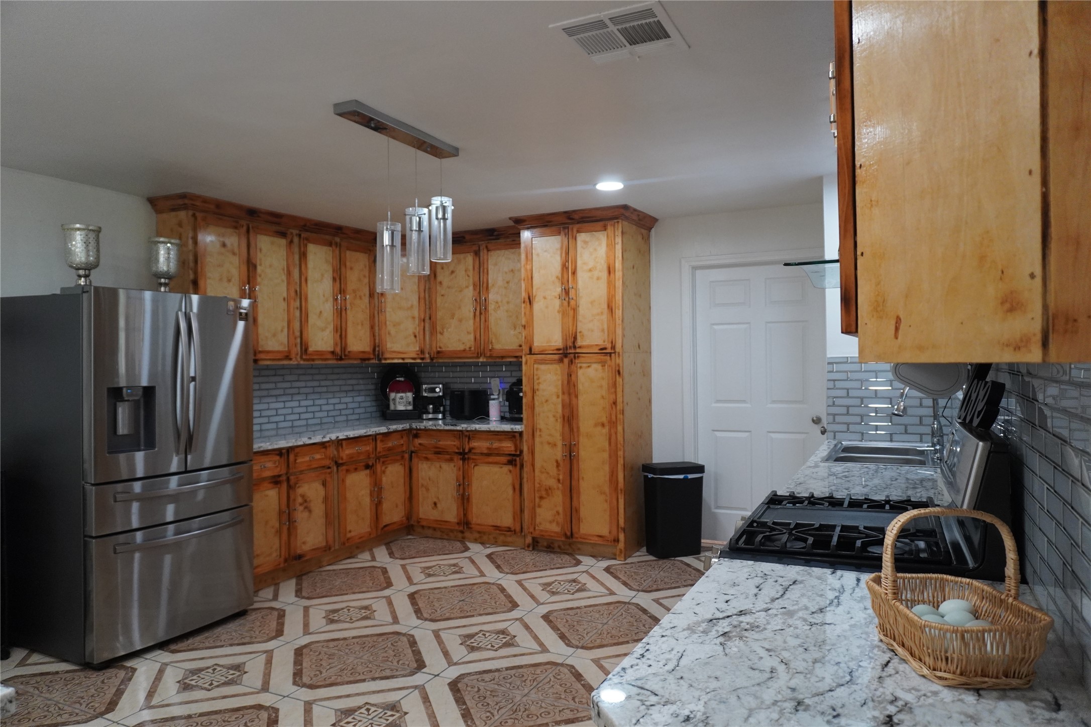 161 Hicks Loop West Cleveland, TX 77328 - Photo 3 of 26