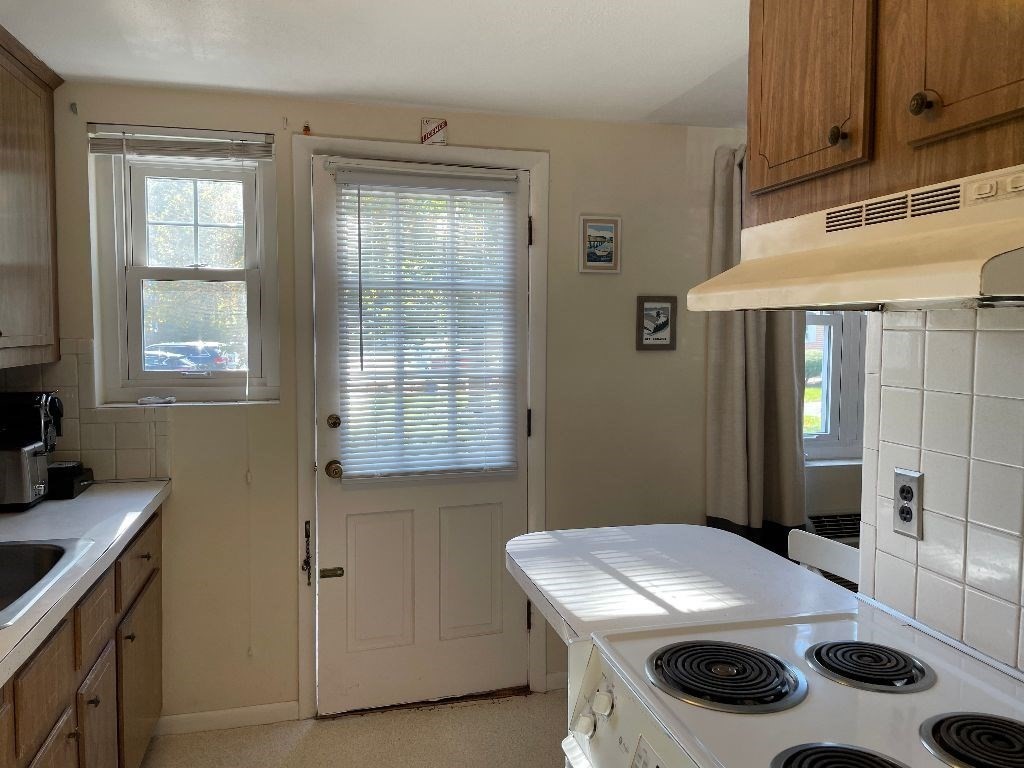 68 Emerson Gardens Road, Unit 68 Lexington, MA 02420 - Photo 16 of 17