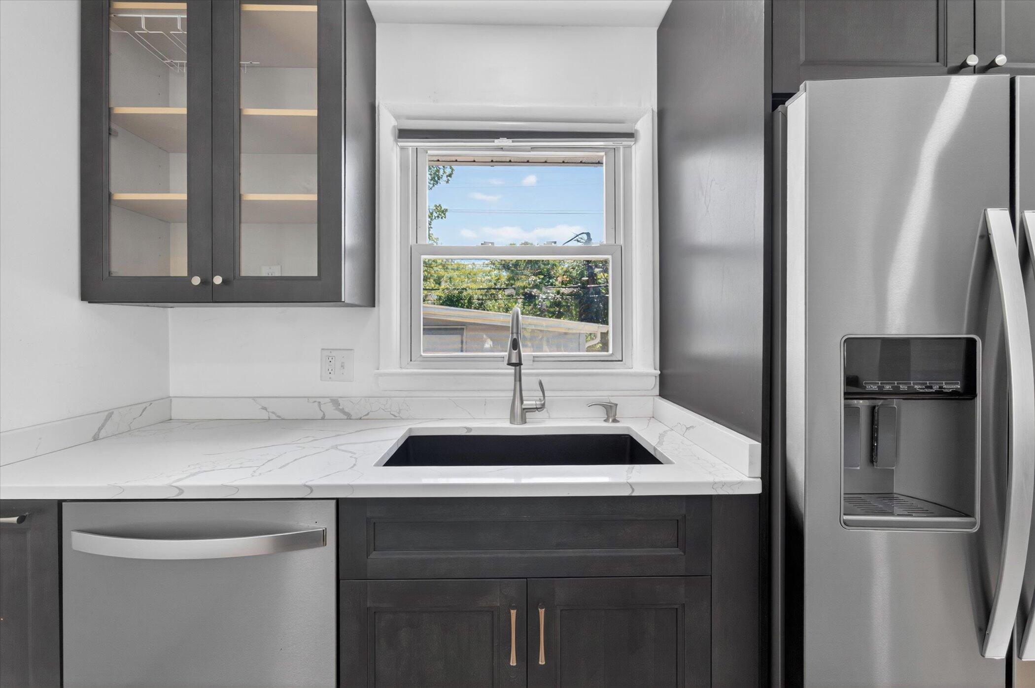 900 Pomona Road Ann Arbor, MI 48103 - Photo 12 of 60 12-900-Pomona-Rd-WindowStill