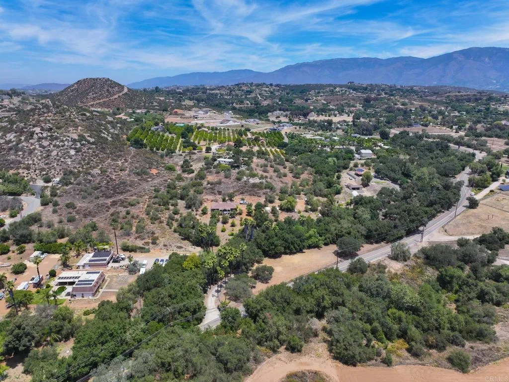 15705 Mactan Road Valley Center, CA 92082 - Photo 6 of 9