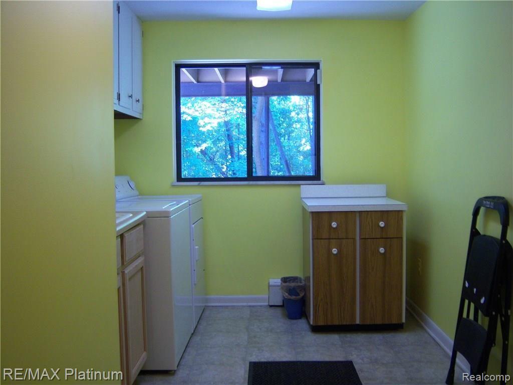 8010 Teahen Road Brighton, MI 48116 - Photo 21 of 39 100_0412.JPG