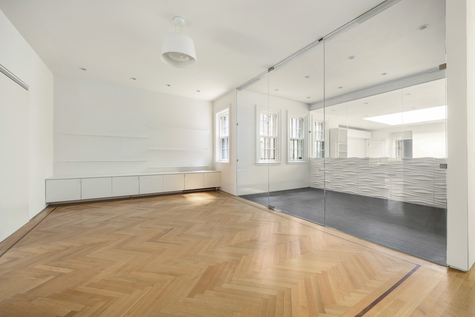 178 East 73rd Street Manhattan, NY 10021 - Photo 11 of 16 a view of an empty room with a window