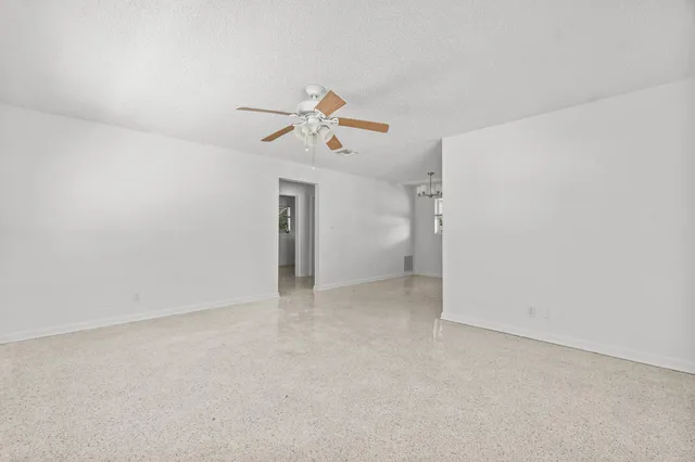 $2,000 | 211 Sunrise Avenue, Unit 5, Lantana, FL 33462