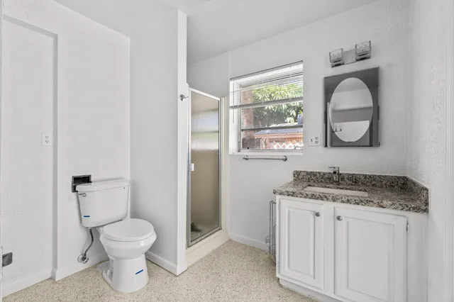 $2,000 | 211 Sunrise Avenue, Unit 5, Lantana, FL 33462