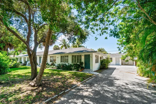 $2,000 | 211 Sunrise Avenue, Unit 5, Lantana, FL 33462