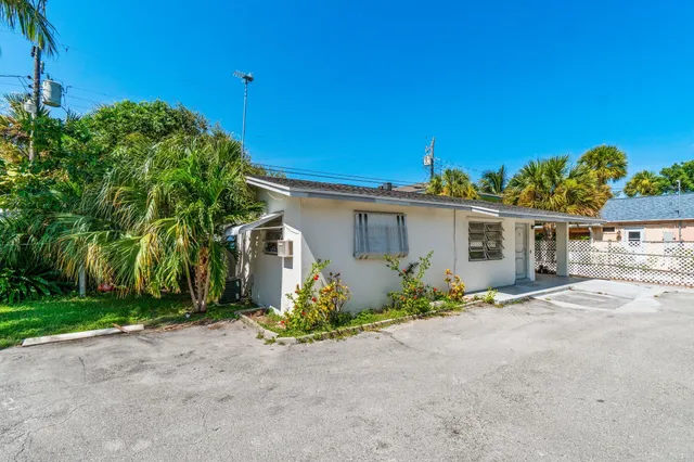 $2,000 | 211 Sunrise Avenue, Unit 5, Lantana, FL 33462