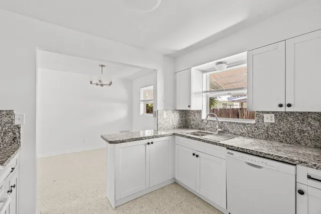 $2,000 | 211 Sunrise Avenue, Unit 5, Lantana, FL 33462