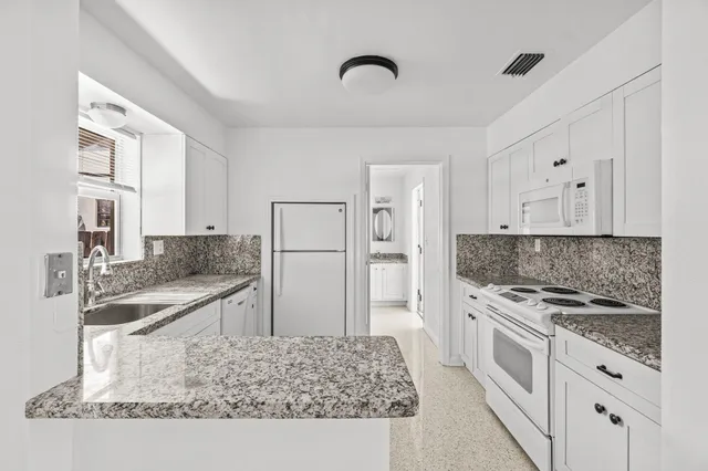 $2,000 | 211 Sunrise Avenue, Unit 5, Lantana, FL 33462