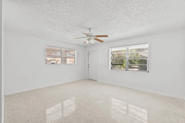 $2,000 | 211 Sunrise Avenue, Unit 5, Lantana, FL 33462