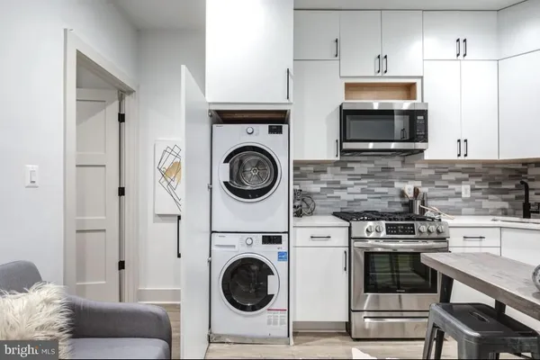 $2,250 | 256 15th Street Southeast, Unit 3, Washington, DC 20003