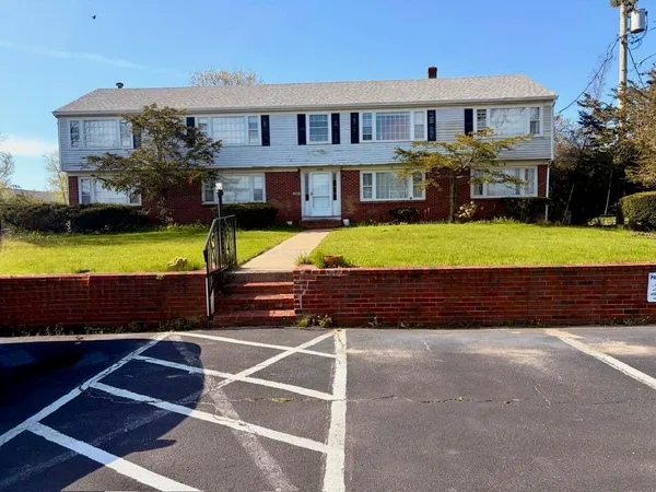 $2,200 | 435 A Main Street, Unit A2, Dennis Port, MA 02639