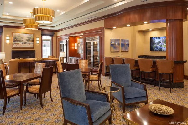$4,295,000 | 3000 Royal Court, Unit 3211, North Hills, NY 11040