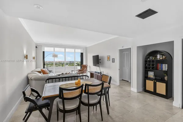 $6,500 | 151 Crandon Boulevard, Unit 1031, Key Biscayne, FL 33149