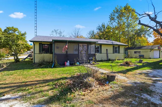 $99,900 | 301 South Adams Street, West Lebanon, IN 47991