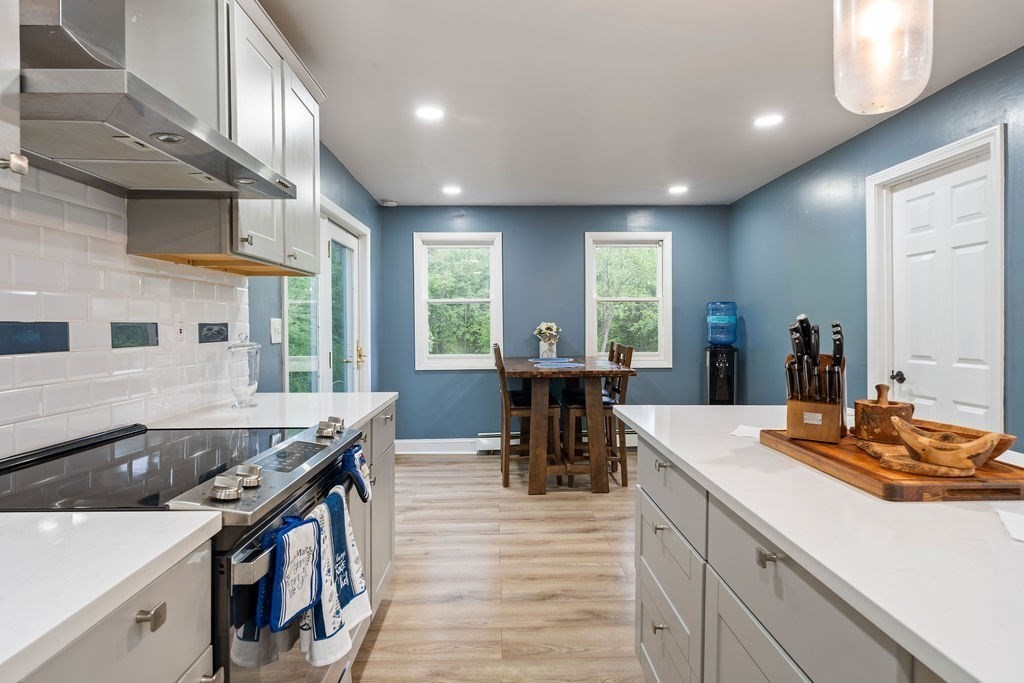 83 Elm Street Salisbury, MA 01952 - Photo 7 of 34