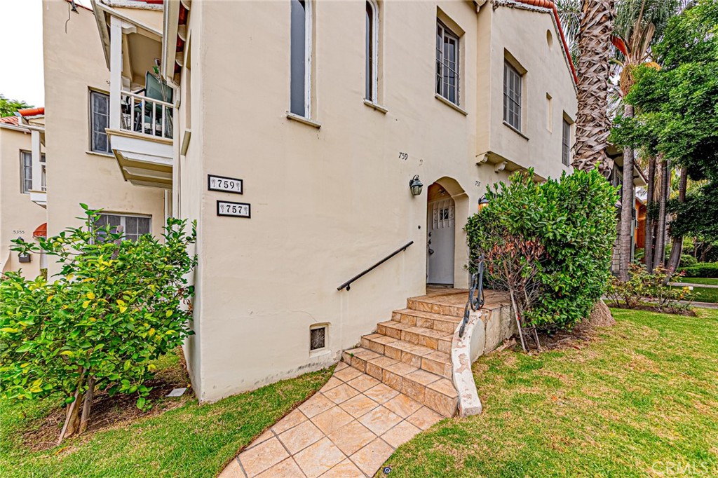 5355 West 8th Street Los Angeles, CA 90036 - Photo 14 of 32