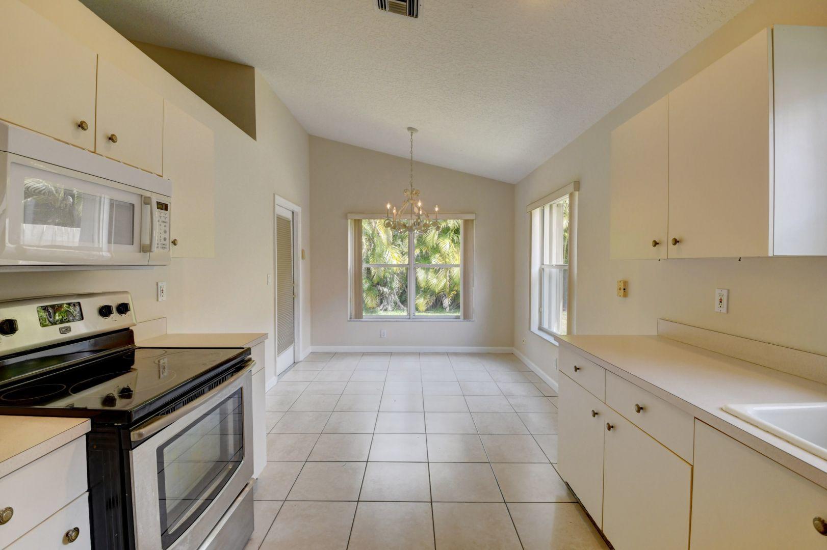 3933 Palladium Club Road Boynton Beach, FL 33436 - Photo 11 of 26 Breakfast Nook in Kitchen Area