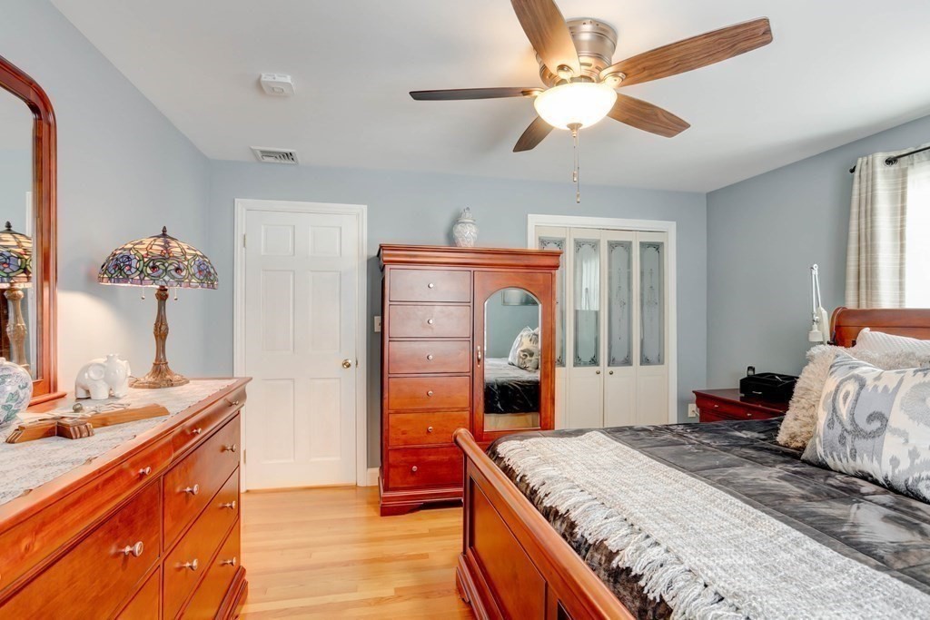 444 South Border Road Winchester, MA 01890 - Photo 11 of 36