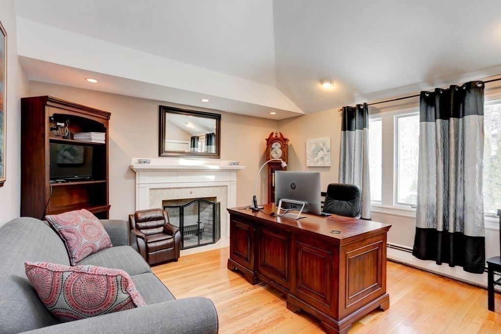 444 South Border Road Winchester, MA 01890 - Photo 13 of 36