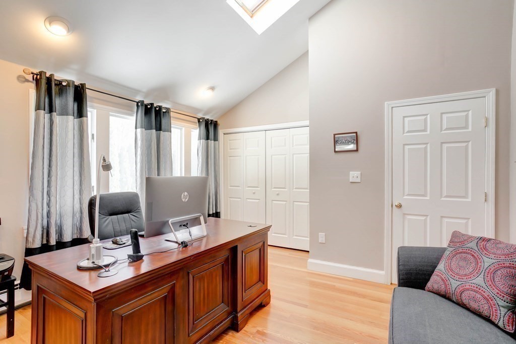 444 South Border Road Winchester, MA 01890 - Photo 14 of 36