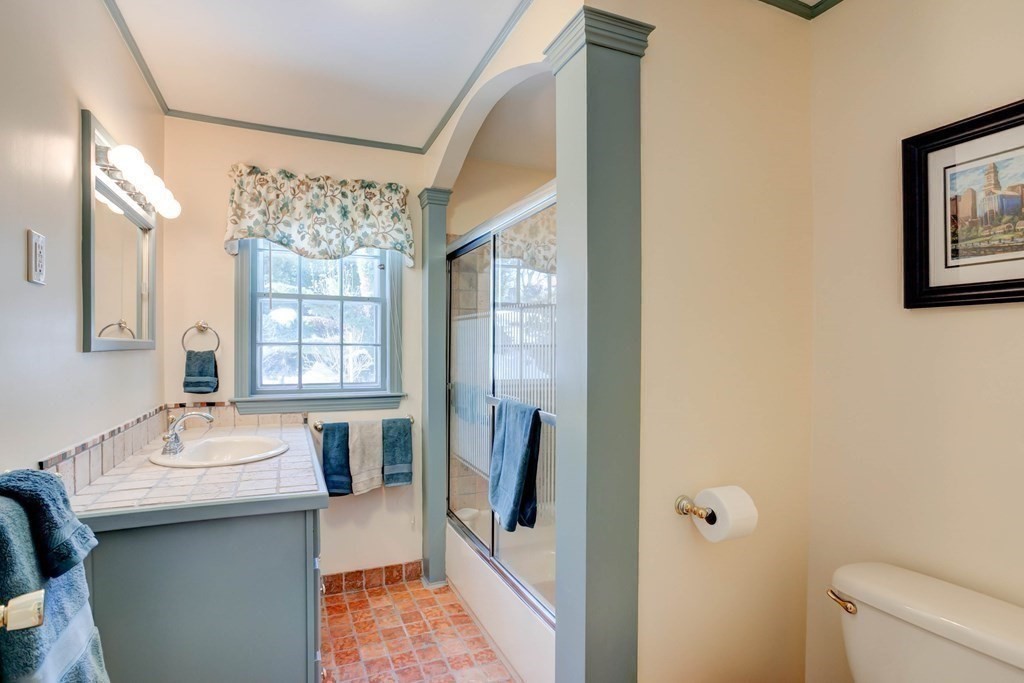 444 South Border Road Winchester, MA 01890 - Photo 15 of 36