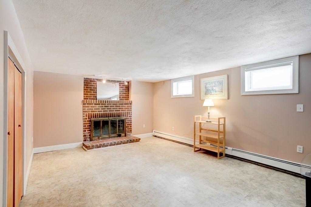 444 South Border Road Winchester, MA 01890 - Photo 18 of 36