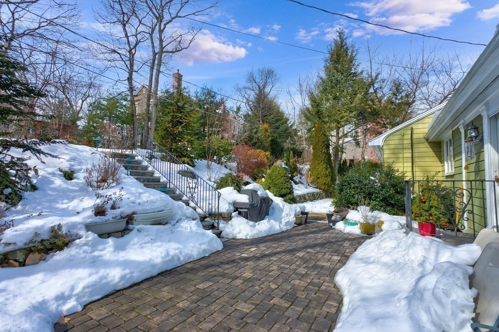 444 South Border Road Winchester, MA 01890 - Photo 23 of 36
