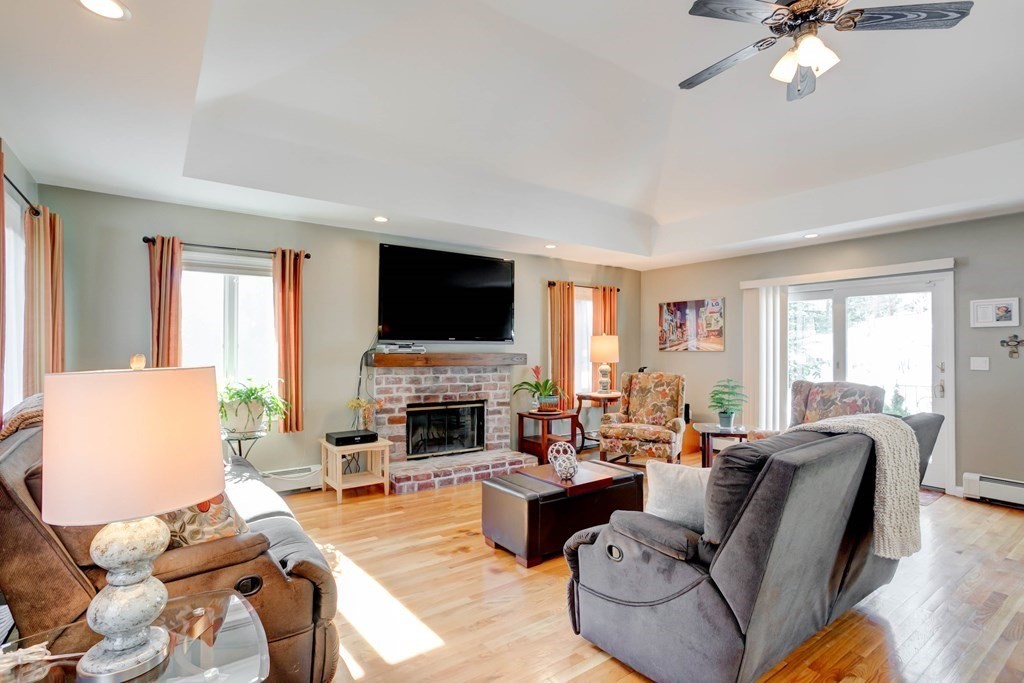 444 South Border Road Winchester, MA 01890 - Photo 4 of 36