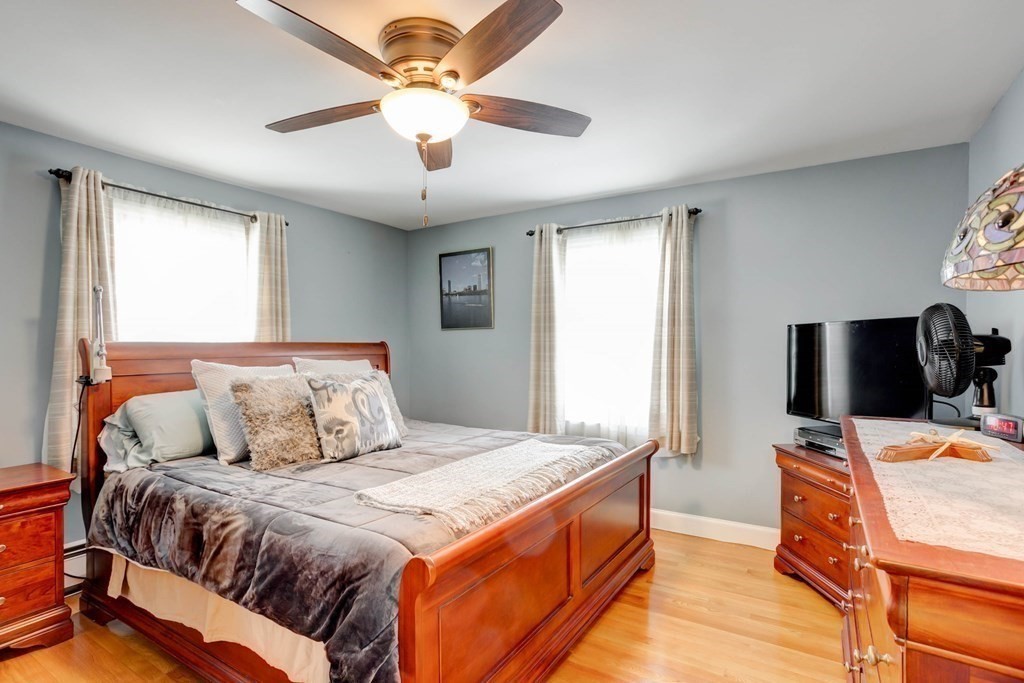 444 South Border Road Winchester, MA 01890 - Photo 10 of 36