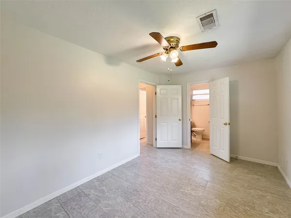 $1,800 | 506 Avondale Lane, Friendswood, TX 77546