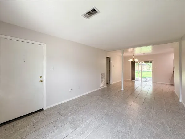 $1,800 | 506 Avondale Lane, Friendswood, TX 77546