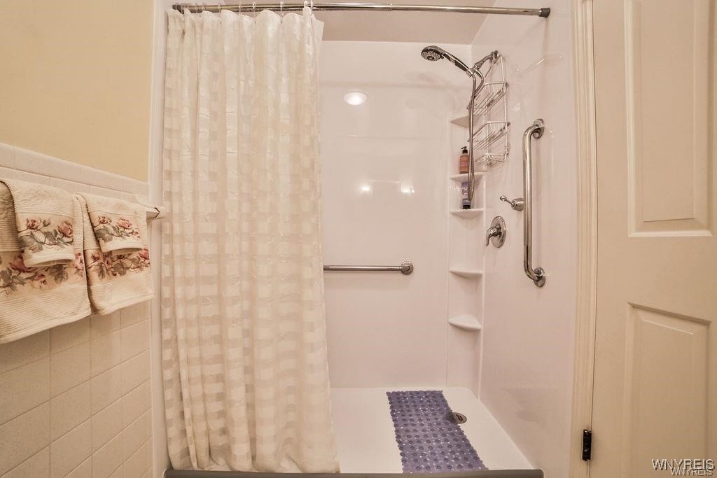 1370 Maple Road, Unit 1 Amherst, NY 14221 - Photo 18 of 32