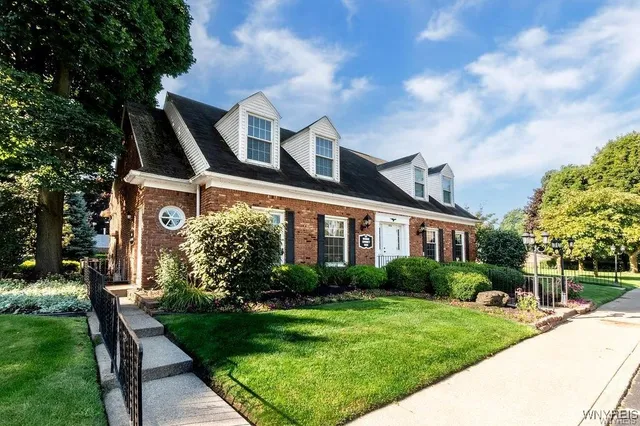 $184,900 | 1370 Maple Road, Unit 1, Amherst, NY 14221