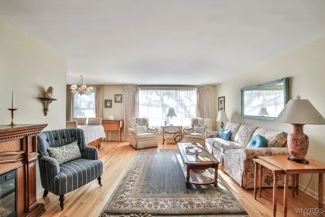 $184,900 | 1370 Maple Road, Unit 1, Amherst, NY 14221